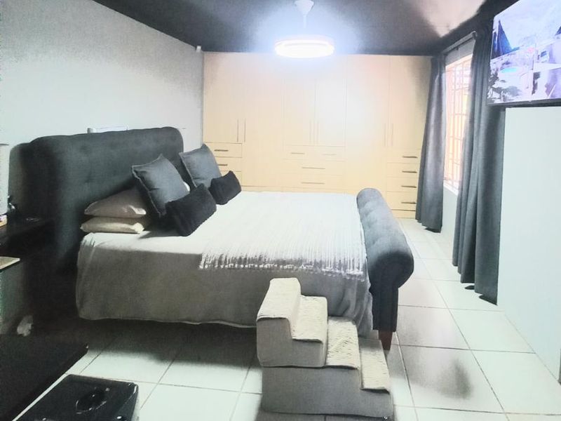 Move-in ready Home - Photo 9