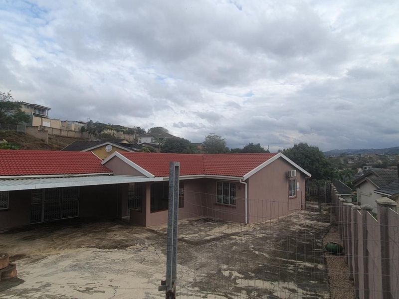 3-Bedroom Freestanding Home with Self-Contained Granny Flat in Parkgate - Photo 1