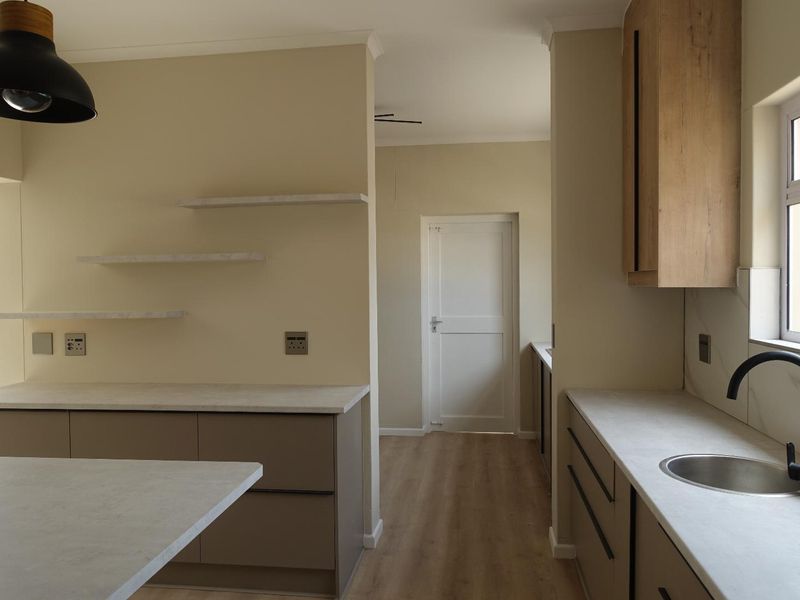 BRAND-NEW FAMILY HOME IN THE TRANQUIL ROSSMUND GOLF VILLAGE - Photo 10