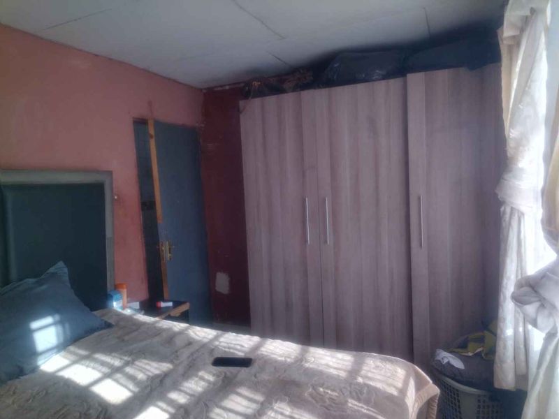 3 bedrooms house for sale in Soshanguve South - Photo 7