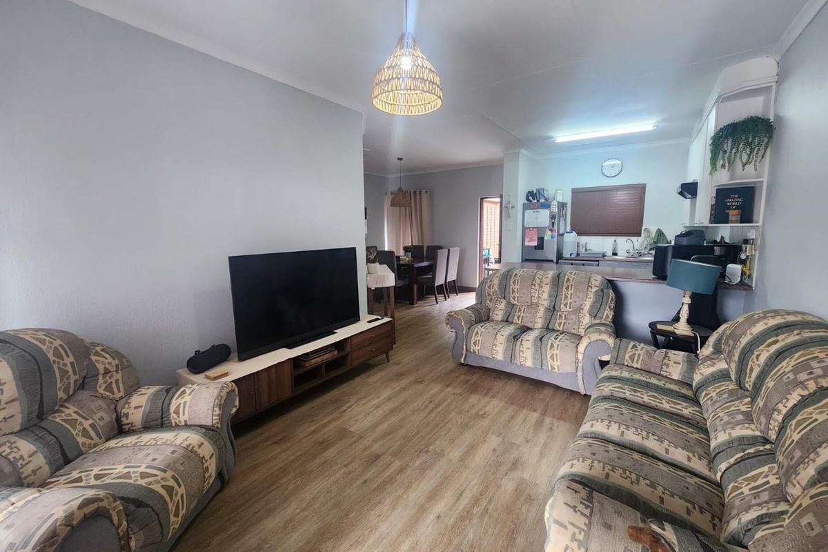 Two Bedroom unit in Hillside Manor - Photo 4