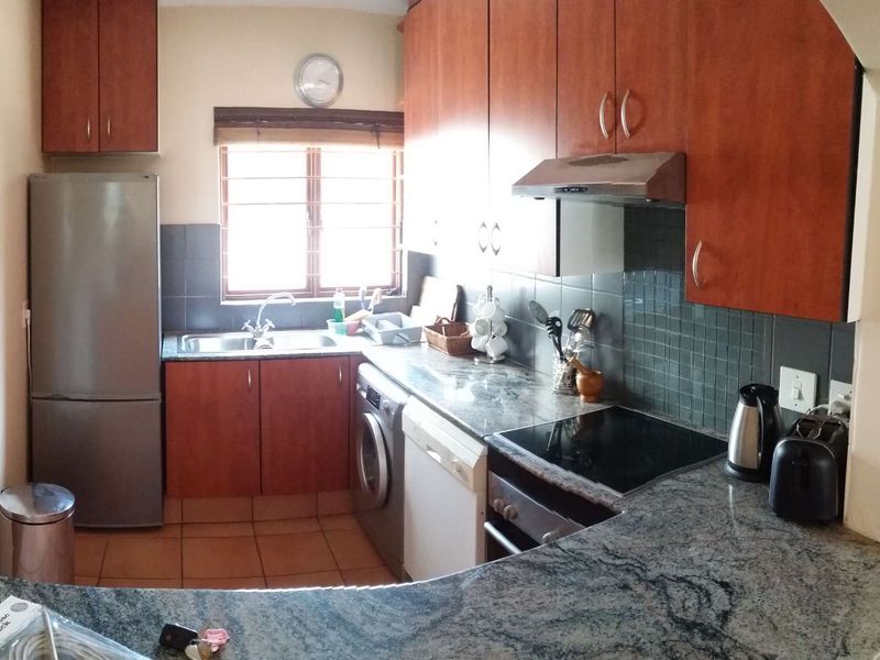Fully furnished 2 bed 1 bath in Sandton CBD - Photo 4
