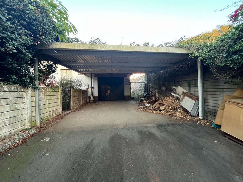 Hendra - Durban North Fixer Upper for Grabs - Photo 2