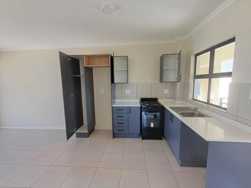 FOR RENT  |  Hillcrest  |  Kings Gate Estate  |  3 Bedroom Apartment - Photo 3