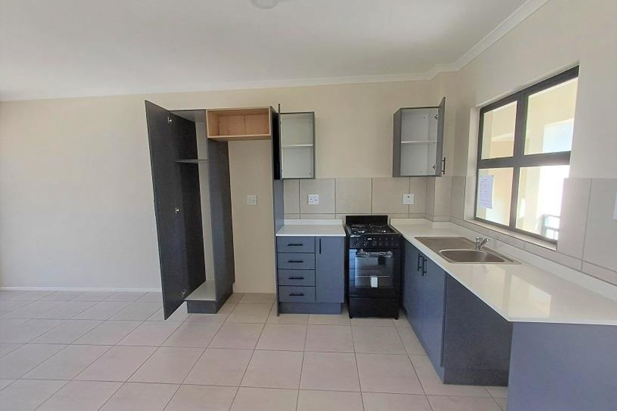 FOR RENT  |  Hillcrest  |  Kings Gate Estate  |  3 Bedroom Apartment - Photo 3