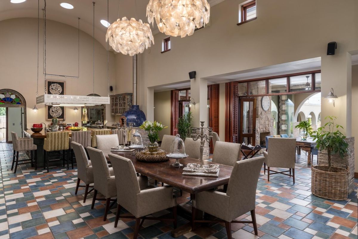 A Private Winelands Sanctuary with Panoramic Simonsberg Views - Photo 5