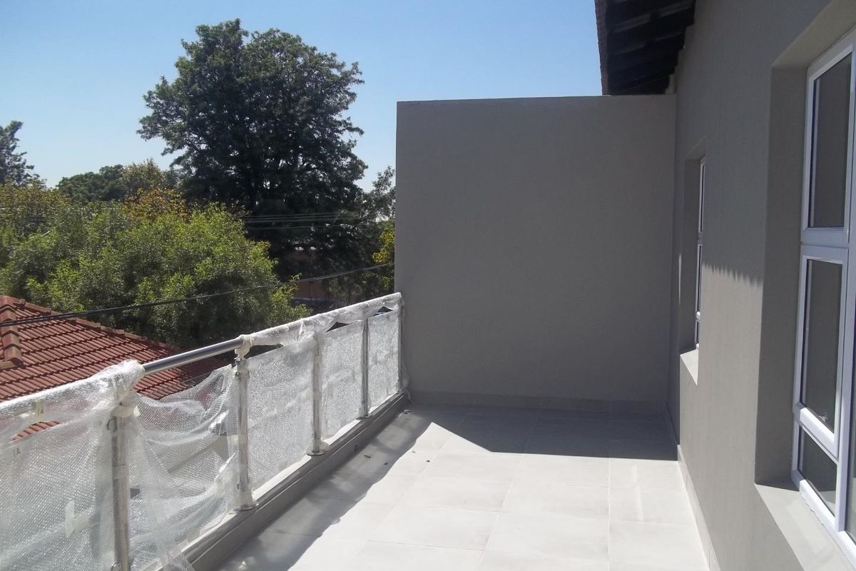 5 Bedroom Cluster For Sale in Glenhazel - Photo 5
