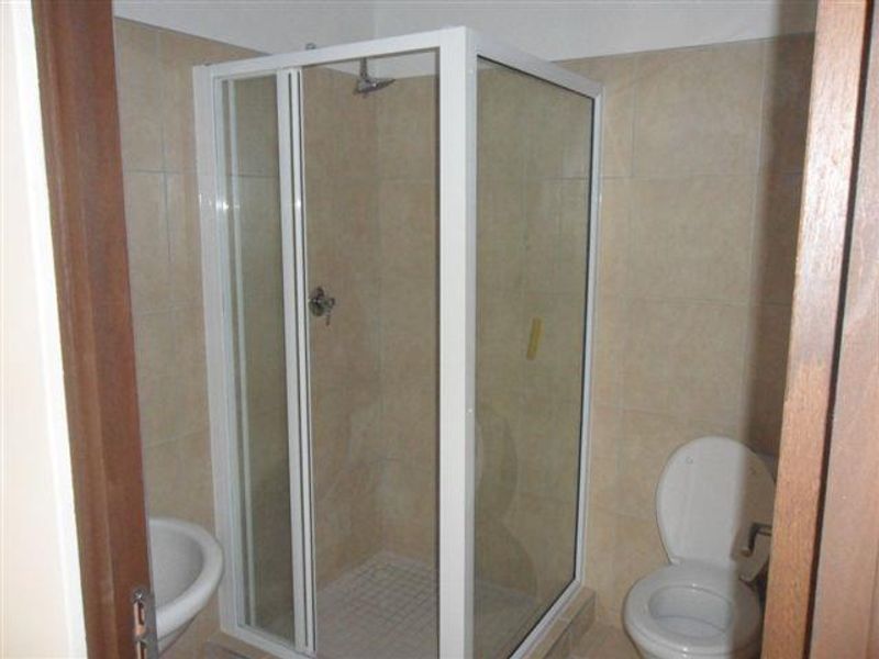 Lock up and Go in Secure Complex! - Photo 5