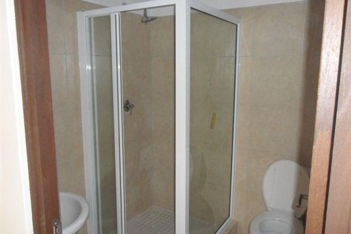 Lock up and Go in Secure Complex! - Photo 5