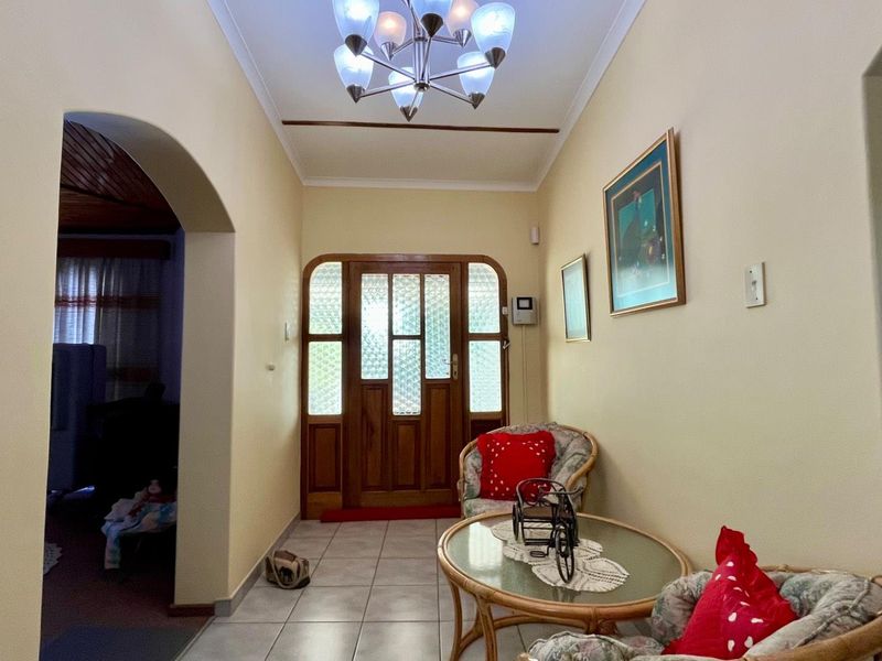 Luxury Family Home for Sale in Okahandja | 3 Bedroom Entertainer’s Dream - Photo 3
