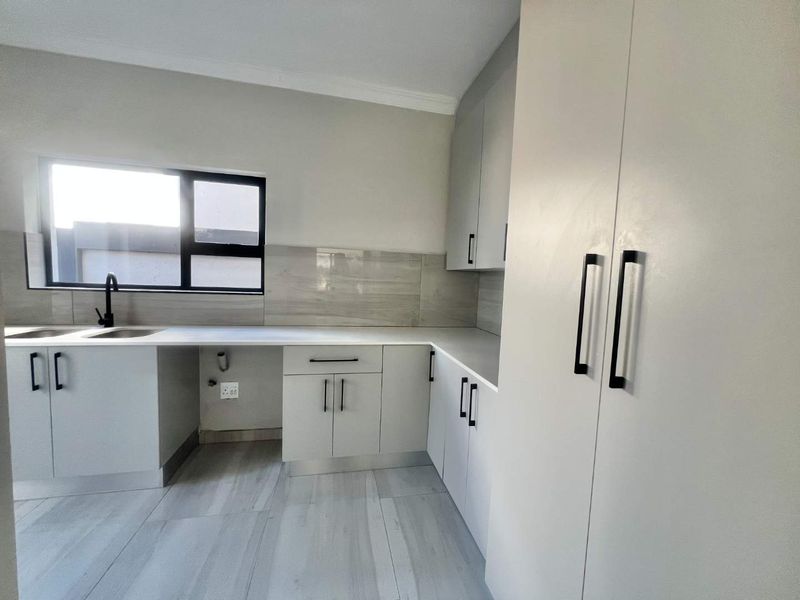 Modern Home in Secure Eco Estate – Brand New Development! - Photo 7