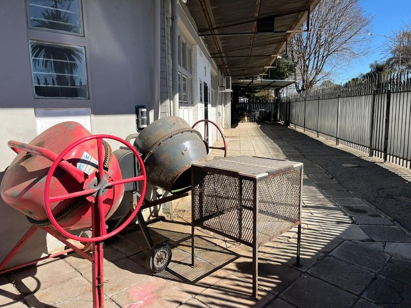 NORTH FACING COMMERCIAL PROPERTY - Photo 5