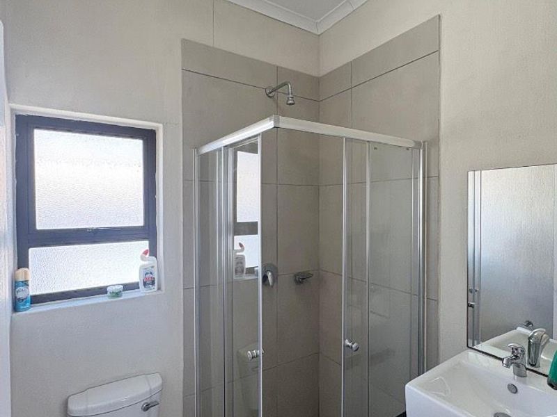 Fully Furnished 2x Bedrooms Townhouse To Rent in Dolphin Beach - Photo 10