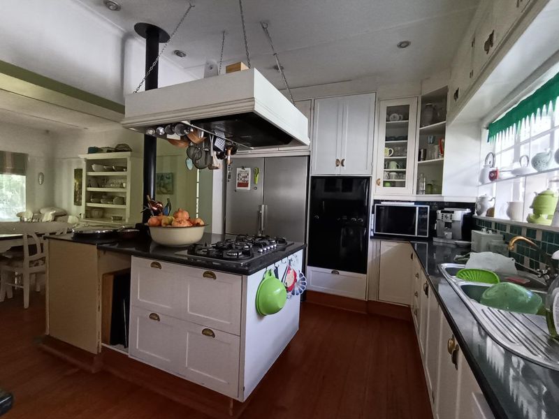 Charming Family Home: Ideal for Guesthouse or Airbnb - Photo 6