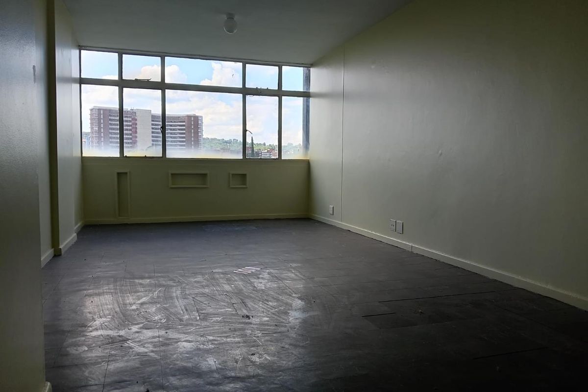 1 BEDROOM FLAT TO RENT IN SUNNYSIDE - Photo 3