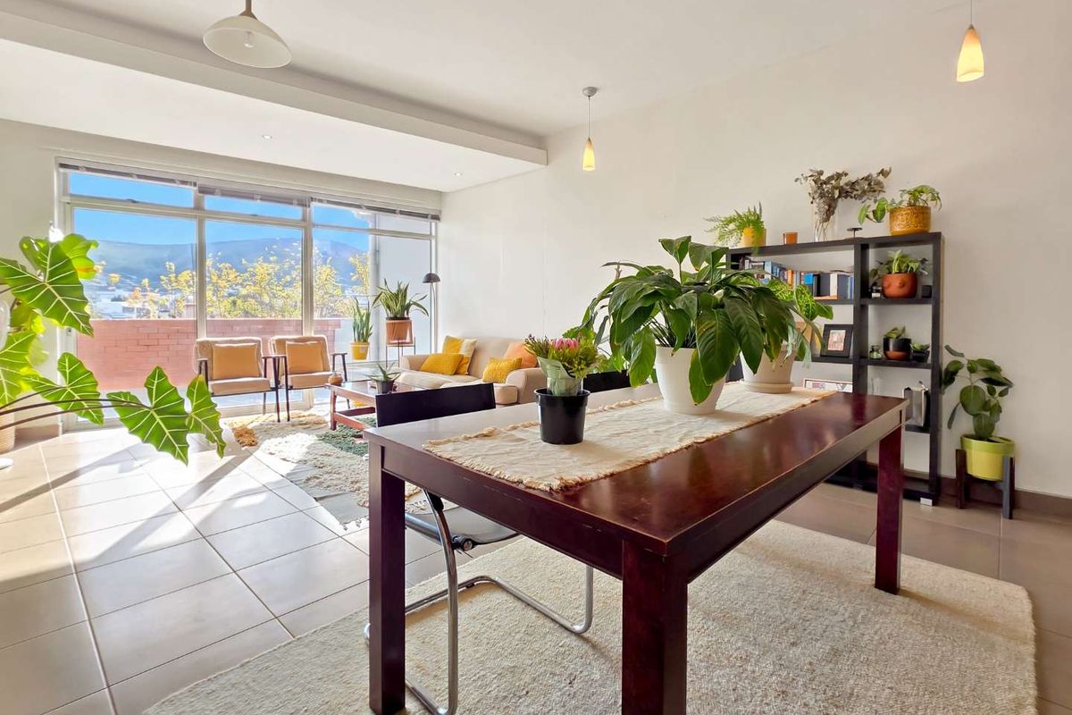 Cape Town City Pad | Fully Furnished | Mountain Views - Photo 5