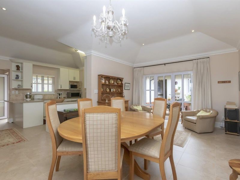 Charming three-bedroom home - Photo 2