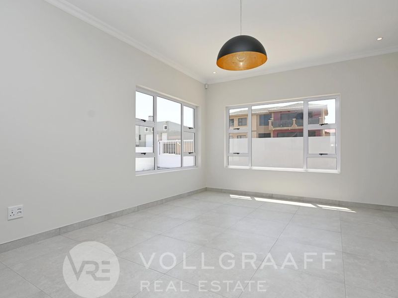 Family Home with Modern Finishes & Separate Flatlet - Photo 9