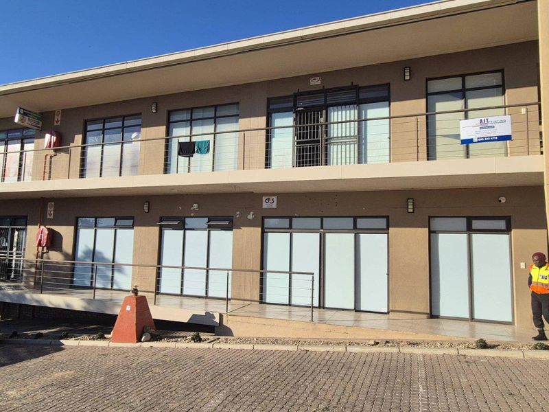 ​FOR SALE - Prime Office Opportunity in City View – Windhoek West - Photo 4