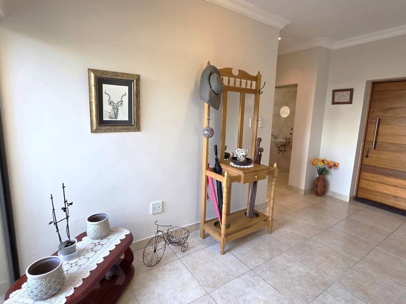Elegant 4 Bedroom Family Home in Leloko Lifestyle Estate - Photo 4