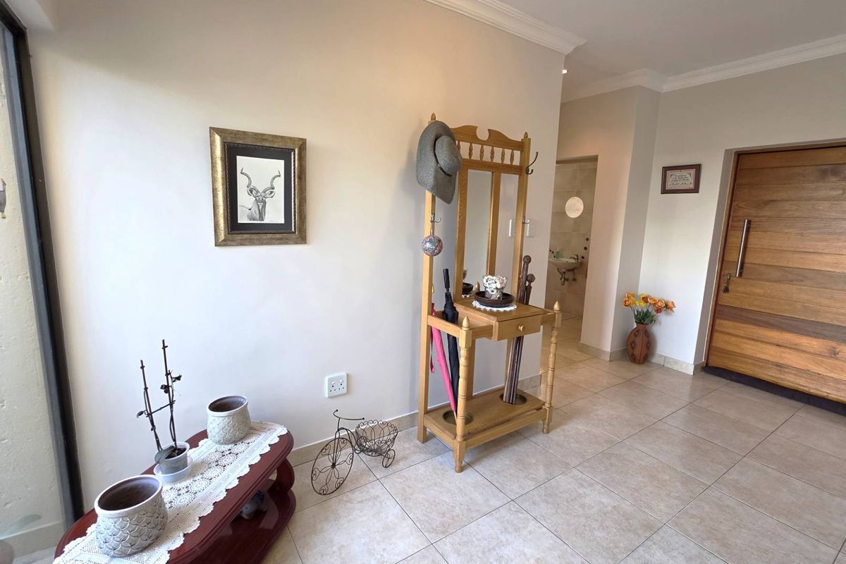 Elegant 4 Bedroom Family Home in Leloko Lifestyle Estate - Photo 4