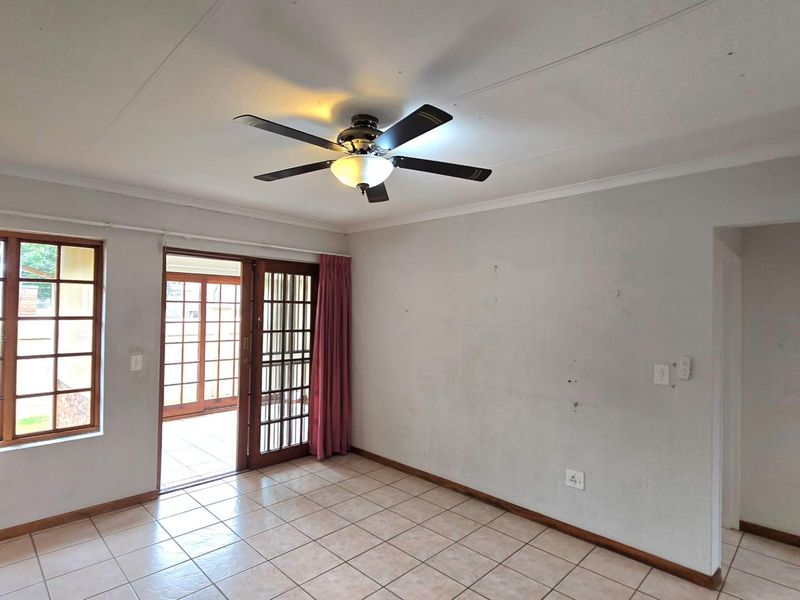 Neat and cozy 2 bedroom retirement home in secure complex in Montana - Photo 8