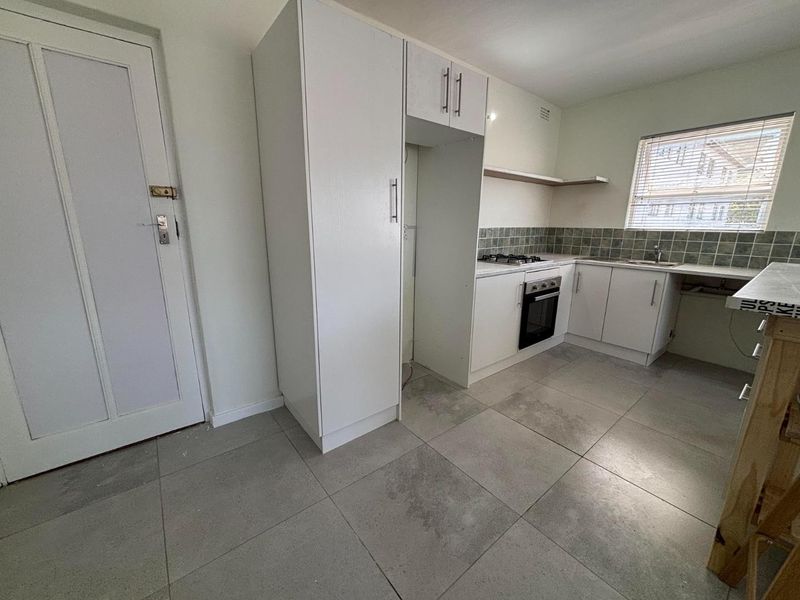 Newly Renovated 1-Bedroom Apartment With Mountain Views – Silver Oaks, Northcliff, Hermanus - Photo 4