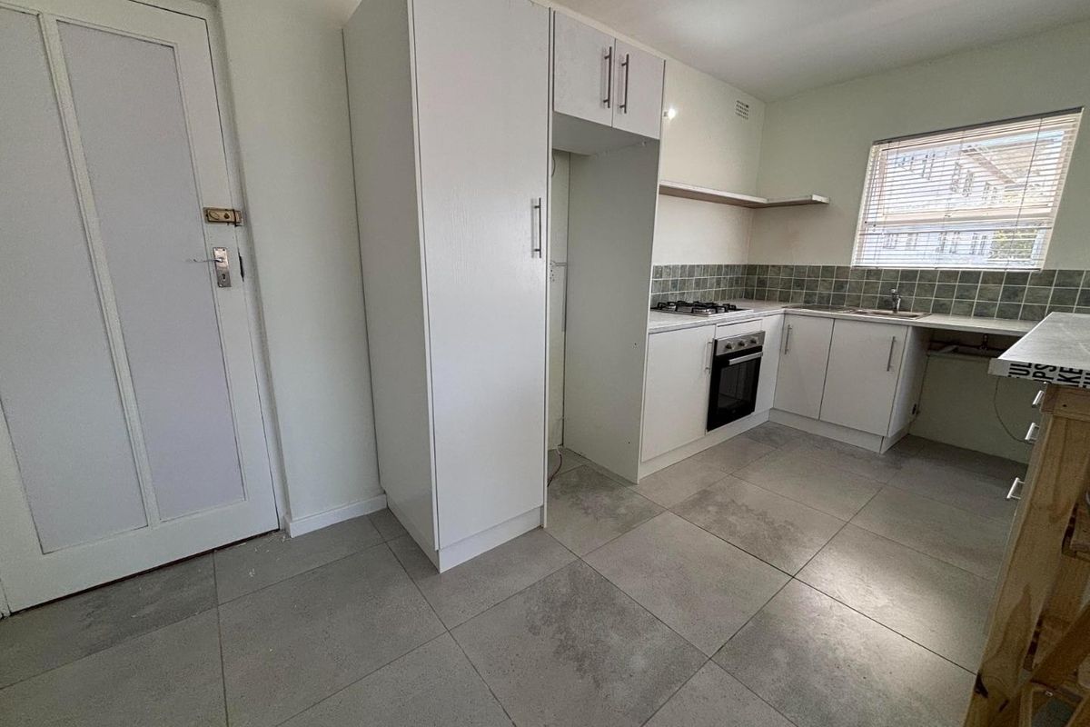 Newly Renovated 1-Bedroom Apartment With Mountain Views – Silver Oaks, Northcliff, Hermanus - Photo 4