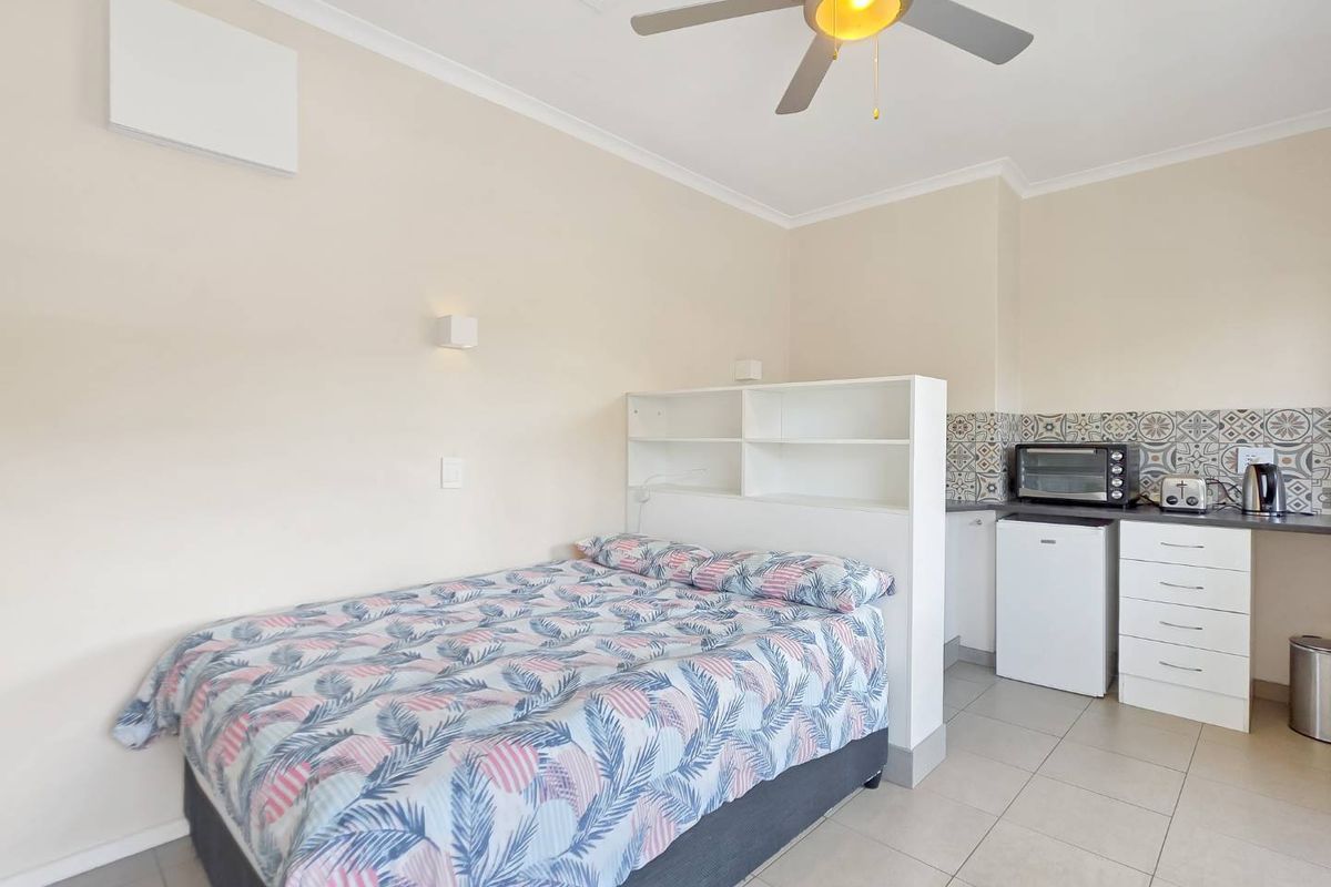 Studio Apartment for sale in Kloof Street - Photo 3