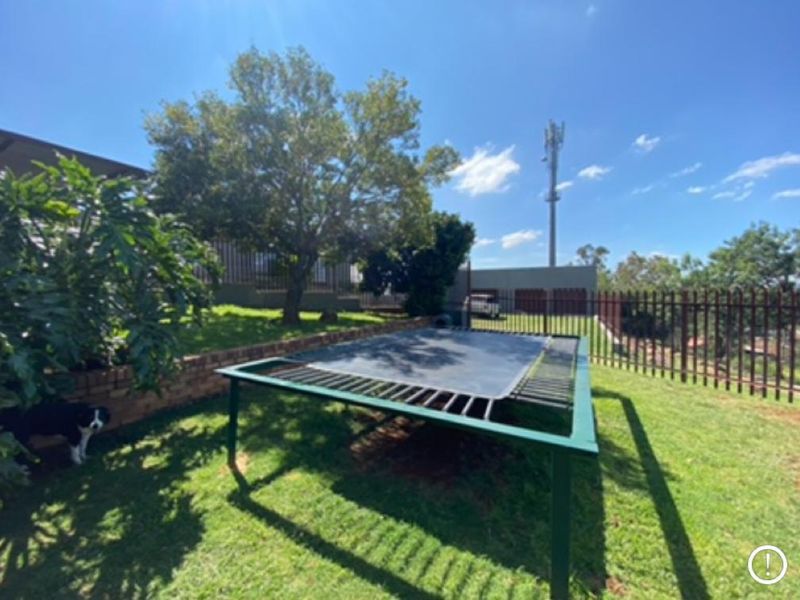 Country living with a passive income source ! - Photo 3