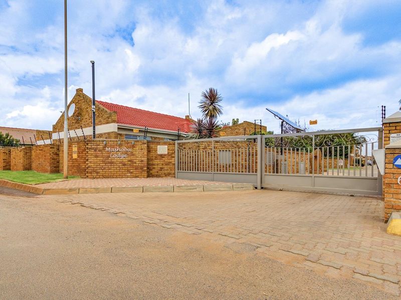 SECURE, PEACEFUL LIVING - PET FRIENDLY and LOW LEVY too! - Photo 3