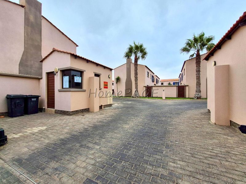 Fairway Estates, Walvis Bay:  Unit in Fairway Complex is for Sale - Photo 2