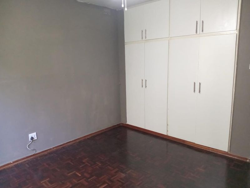 Secure Two-Bedroom Rental Flat in Empangeni Central Complex - Photo 4