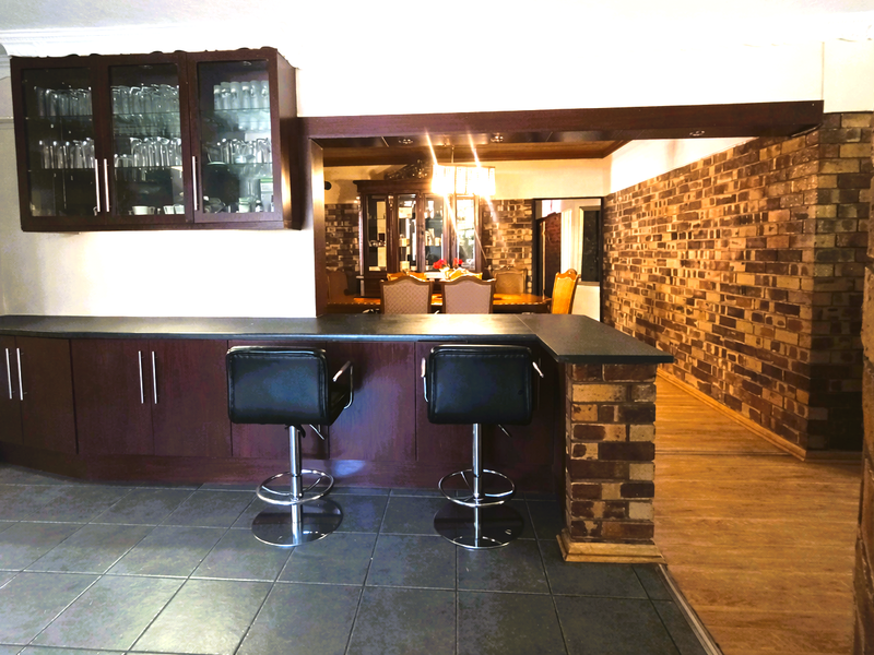 Spacious Family Living with Flexible Dual-Living Potential - Photo 7