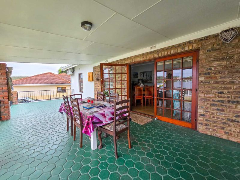 Family home with flatlet for sale in Stilbaai-Wes. - Photo 3