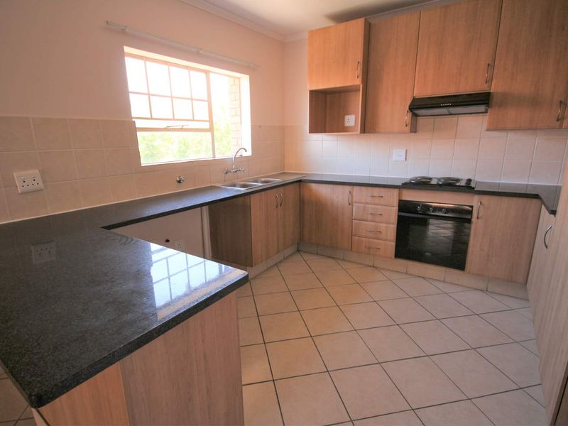 Loadshedding free area - A perfect lock up and go! - Photo 9