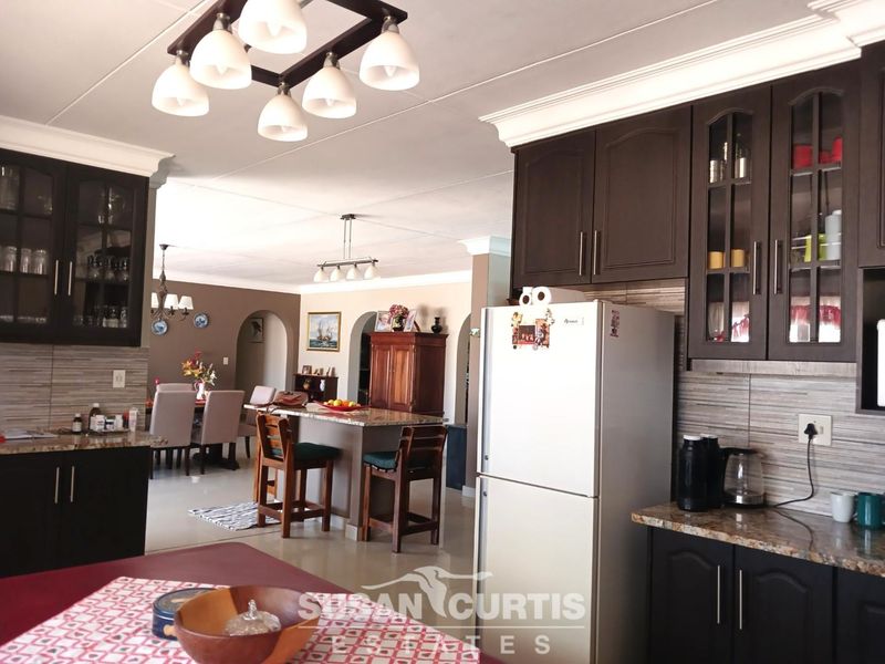 Beautiful Developed Small Holding - Photo 9