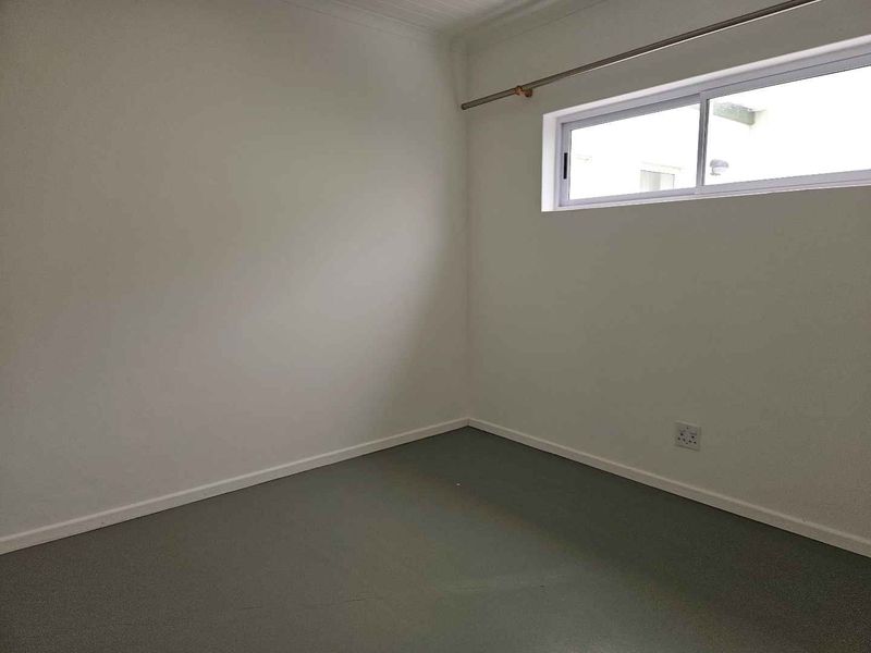 One Bedroom Unfurnished Apartment Central Pringle Bay - Photo 5