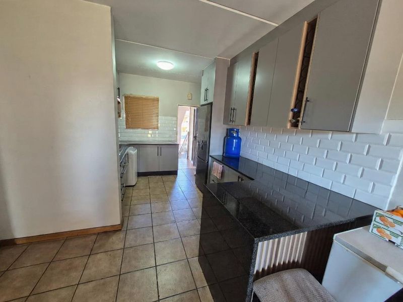 Spacious 2-bedroom, 2-bathroom first-floor apartment for Sale - Photo 5