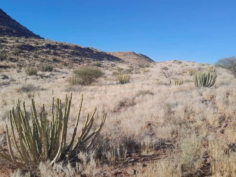 IDEAL LIVESTOCK / HUNTING FARM FOR SALE NEAR KEETMANSHOOP - NAMIBIA - Photo 3