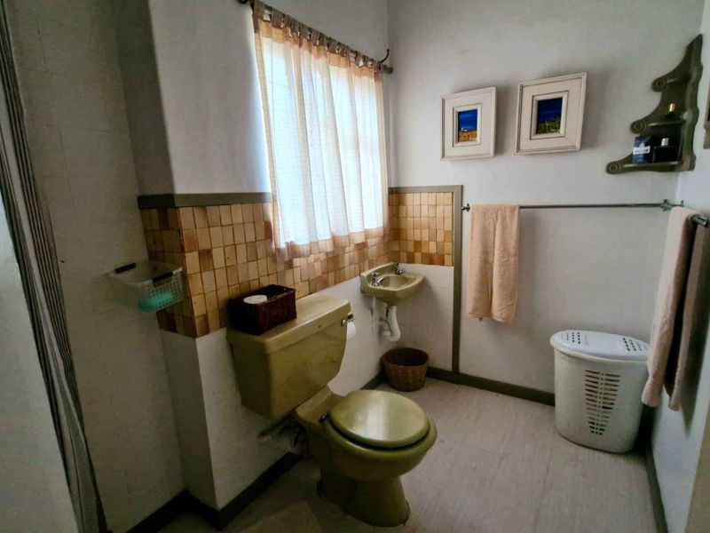 COTTAGE STYLE HOME OF CHARACTER IN THE HEART OF RIETONDALE - Photo 8