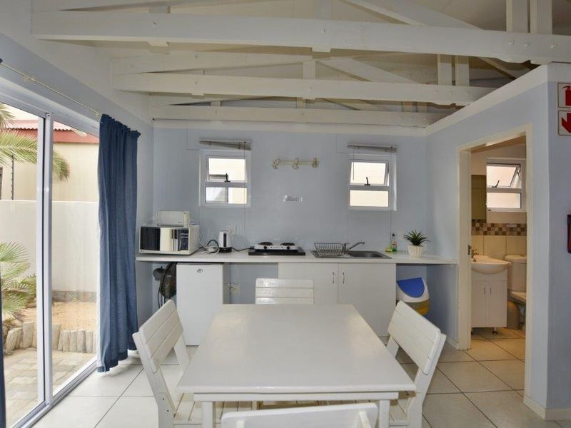 FOR SALE -  3 BEDROOM HOUSE WITH SEPERATE FLATLETS FOR SALE, LONG BEACH, NAMIBIA - Photo 4
