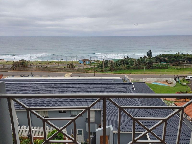 Prime Coastal Investment – Penthouse Living Opposite Scottburgh Main Beach - Photo 2