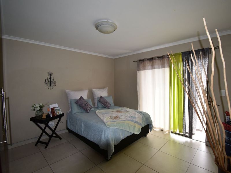 Townhouse in Lagoon - Photo 6