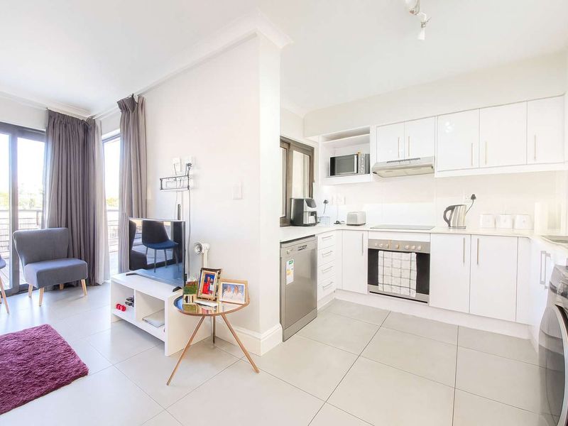 1 Bed / 1 Bath Airbnb - Photo 3