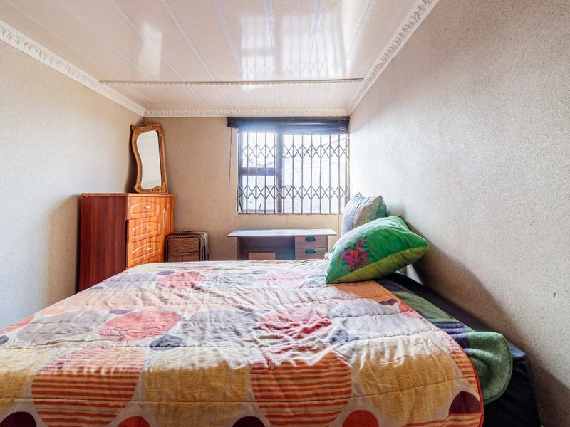 3 Bedroom Modern family home in Kwanobuhle, Uitenhage - Photo 9