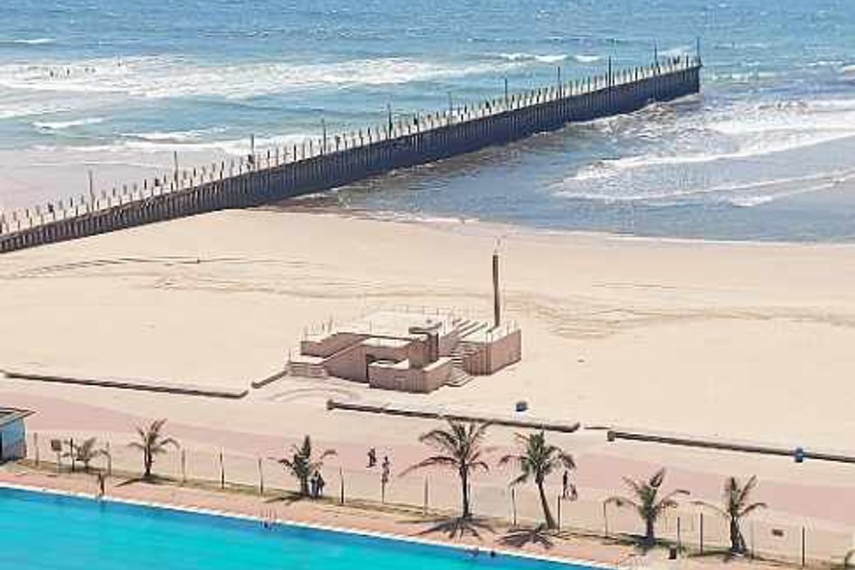 **Luxurious Blue-Chip Apartment with Unrivaled Sea Views at a Reduced Price** - Photo 3