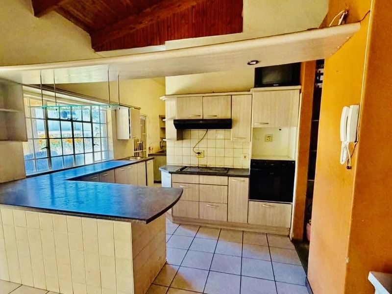 PRIME INVESTMENT OPPORTUNITY, HOCHLANDPARK, WINDHOEK - Photo 1