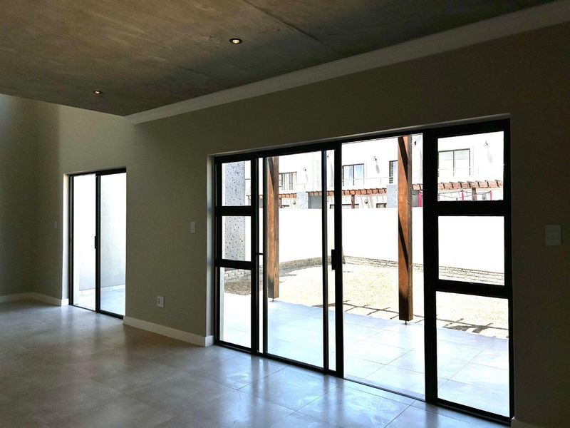 Brand New Lock-Up and Go - Photo 6