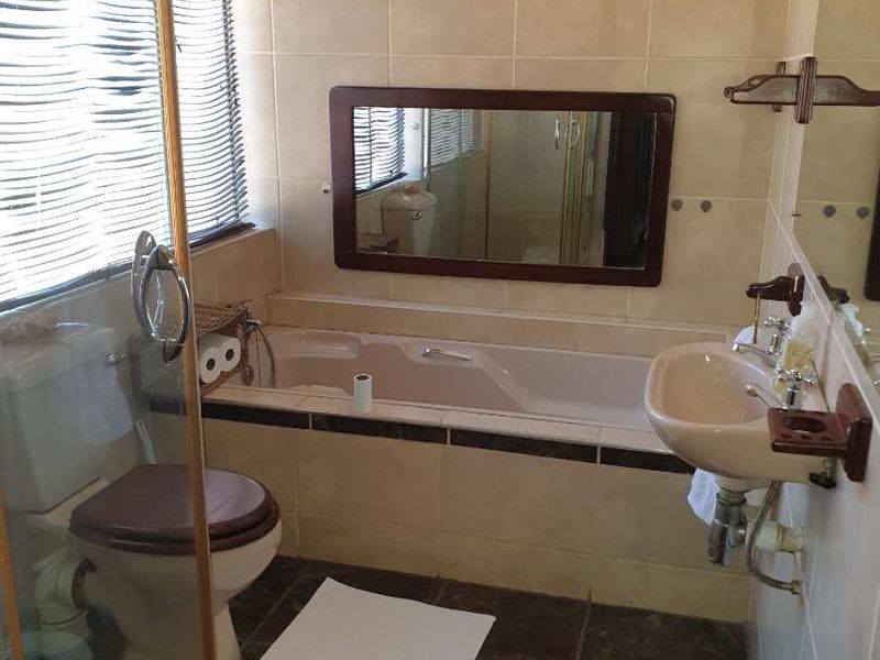 Large home in Selection Park - Photo 7